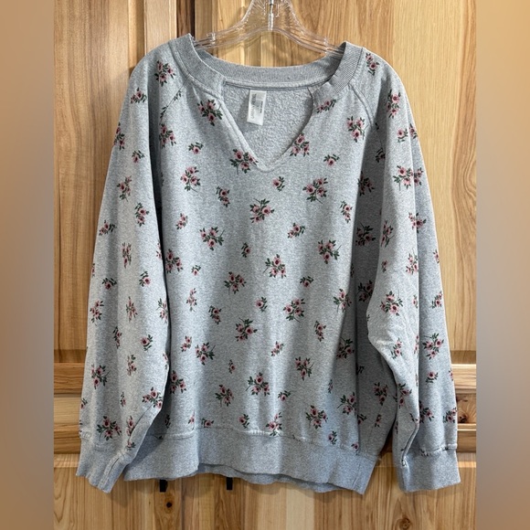 Urban Rebel Tops - Urban Rebel Cozy Heather Gray Notched V-Neck Sweatshirt Pink Floral Print Sz L